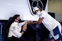 F1: Mercedes resolveu contrato de Hamilton para evitar "distra&ccedil;&otilde;es" na luta pelo t&iacute;tulo