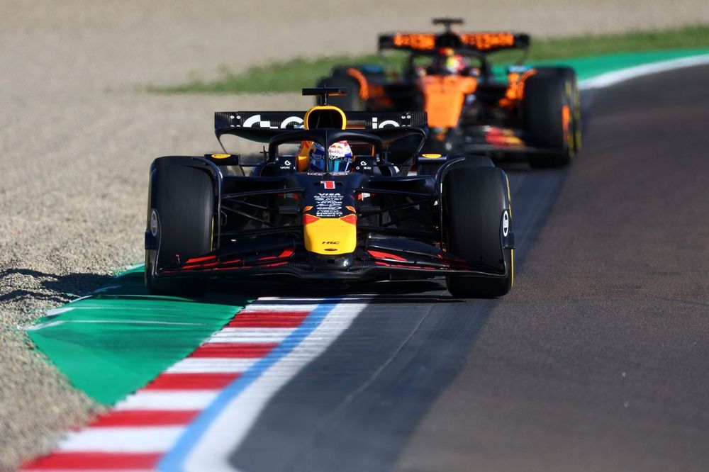 Oscar Piastri, McLaren, Max Verstappen, Red Bull Racing