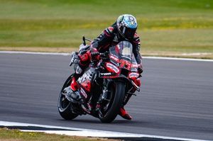 Mudança de filosofia transformou Aprilia em fabricante de ponta na MotoGP; entenda
