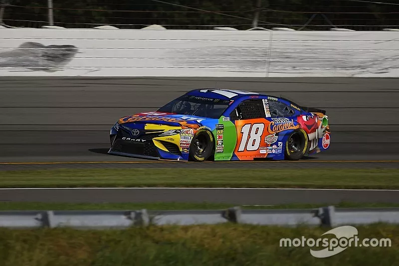 Kyle Busch, Joe Gibbs Racing, Toyota Camry M&M's Caramel