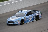 Kevin Harvick logra la pole en Kansas y Su&aacute;rez en 14&deg;