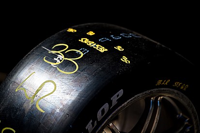 Debris blamed for Supercars tyre failures