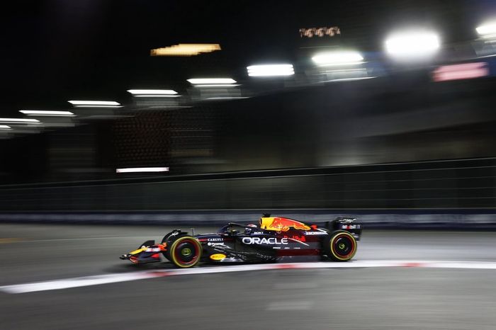F1 AO VIVO: Verstappen domina em Las Vegas e Bortoleto abandona; Acompanhe discussão no Pódio 