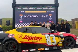 Debaixo de muita chuva, Casagrande vence corrida 2 da NASCAR Brasil no Velocitta