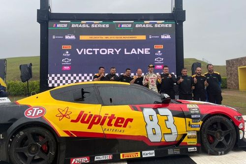 Debaixo de muita chuva, Casagrande vence corrida 2 da NASCAR Brasil no Velocitta