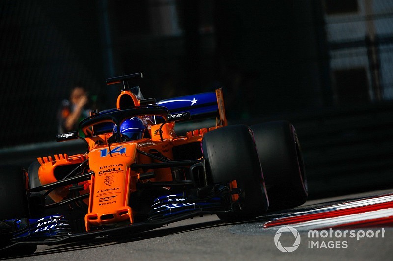 アロンソ、FP1でのチームの好判断を讃えるも、速さは「十分じゃない」