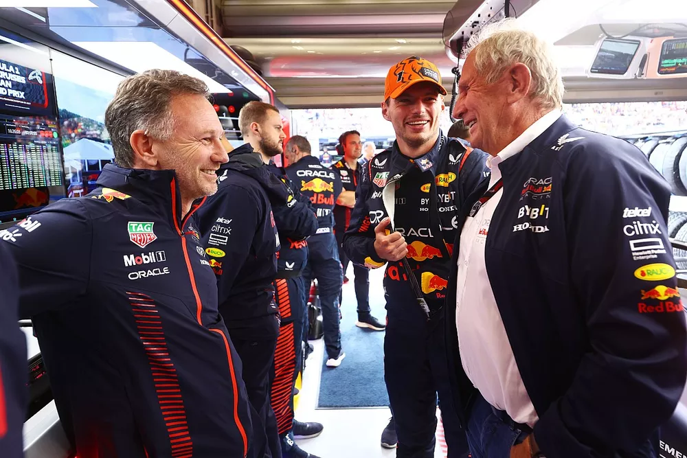 Max Verstappen, Red Bull Racing RB19, Red Bull Racing Team Principal Christian Horner, Red Bull Racing Team Consultant Dr Helmut Marko