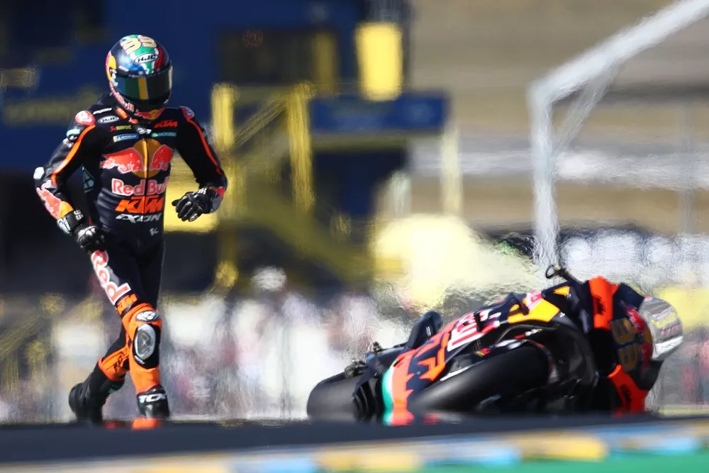 La chute de Brad Binder, Red Bull KTM Factory Racing