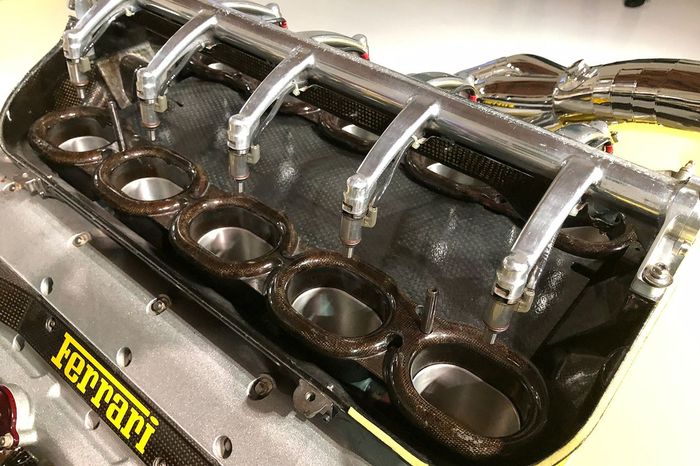F1: FIA quer volta de V8s, mas híbridos e com fornecedores únicos para combustível e transmissão