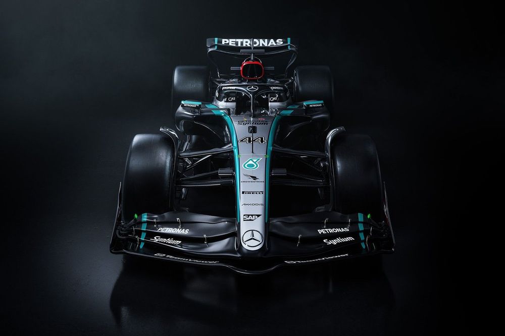 Lewis Hamilton, Mercedes W15