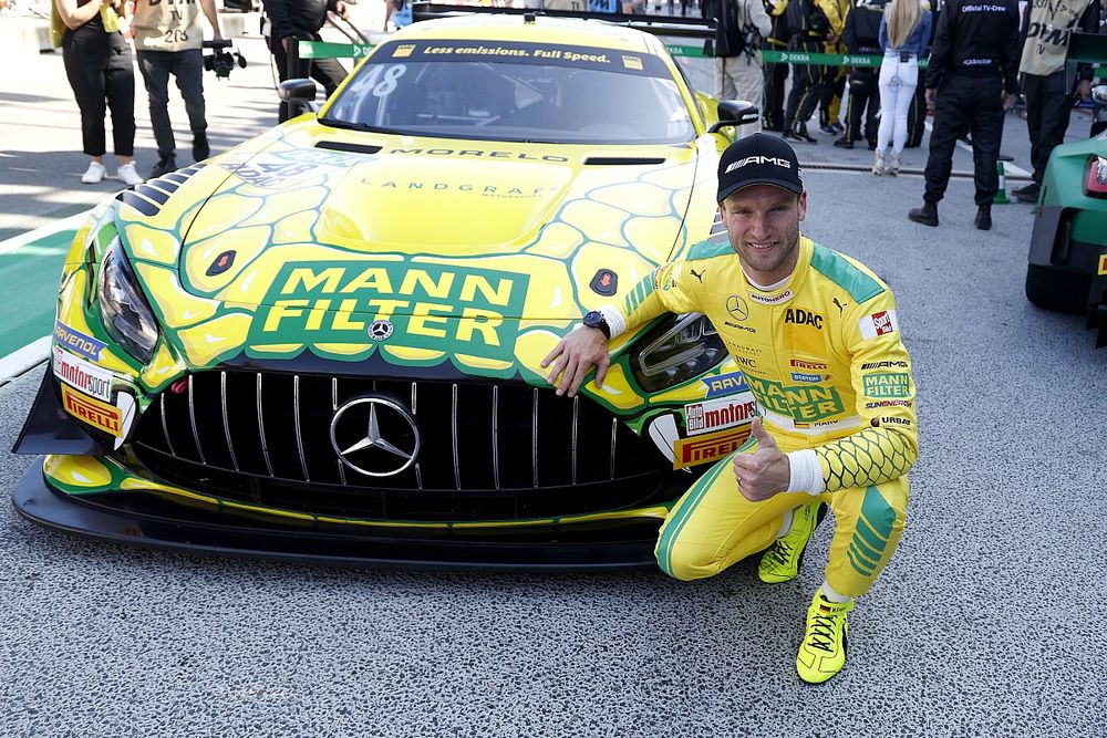 Pole sitter Maro Engel, Mercedes-AMG Team Landgraf Motorsport 