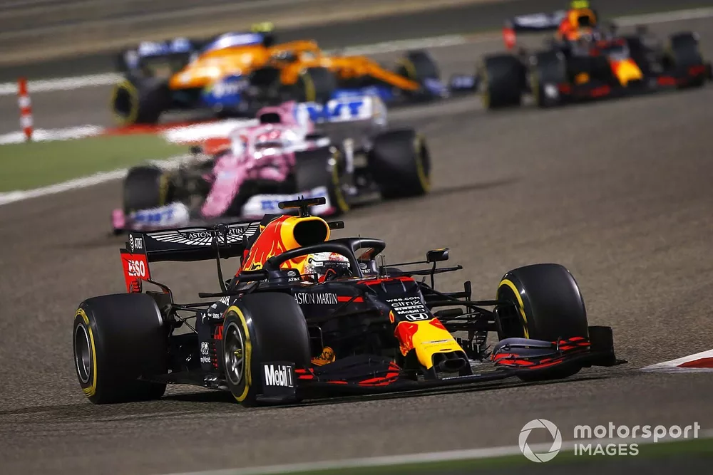 Max Verstappen, Red Bull Racing RB16, Sergio Perez, Racing Point RP20