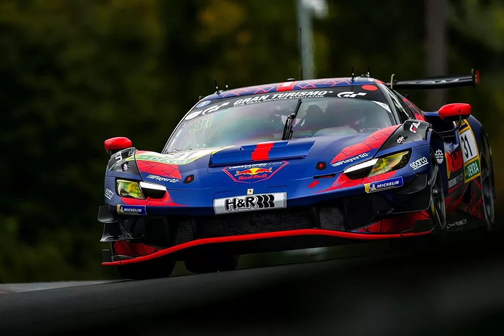 マックスフェルスタッペン フェルスタッペン、ニュル耐久シリーズにGT3マシンで初参戦。後続に