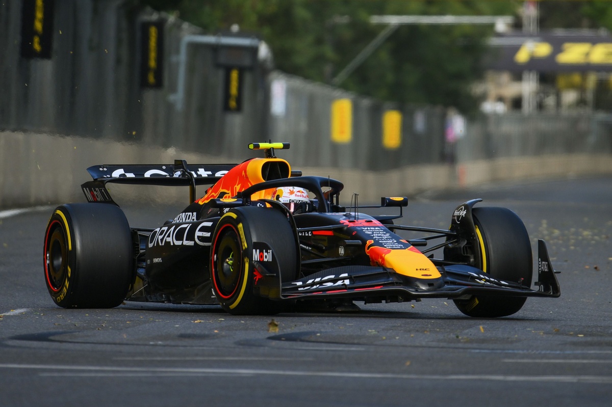 1/18 レッドブル・レーシング RB7 セバスチャン・ベッテル 日本ＧＰ 1/18 レッドブル・レーシング RB7 セバスチャン・ベッテル 日本