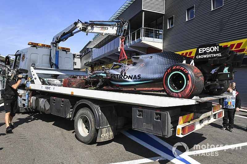 La voiture de Lewis Hamilton, Mercedes F1 AMG W10 après son accident