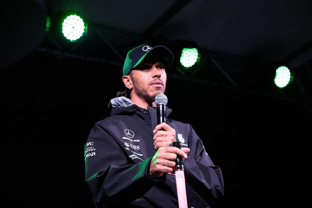 Lewis Hamilton, Mercedes AMG, en el escenario