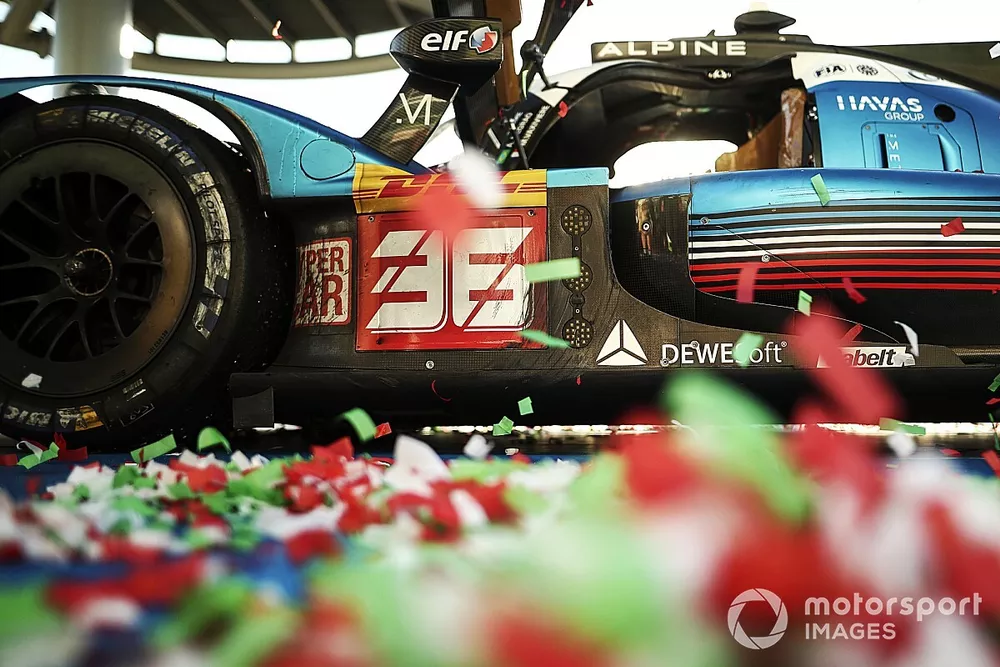 #36 Alpine Elf Team Alpine A480 - Gibson of Andre Negrao, Nicolas Lapierre, Matthieu Vaxiviere