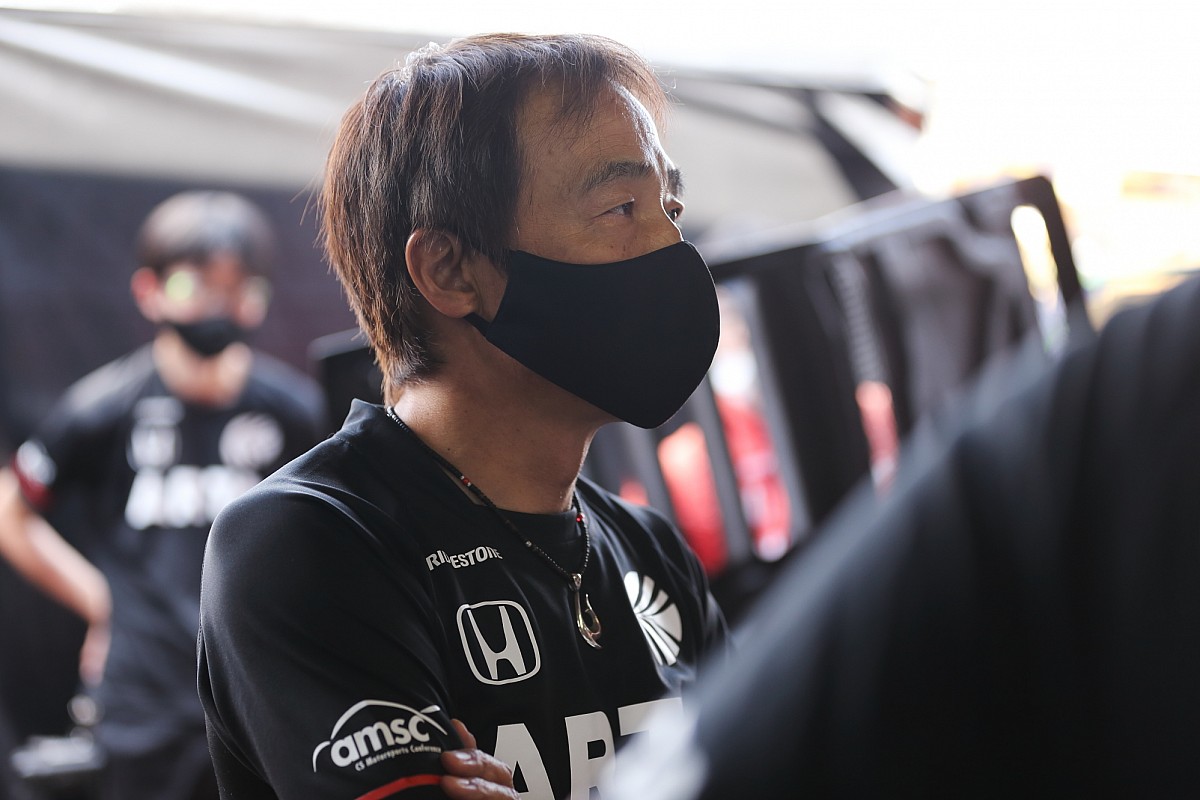 ガライヤ オートバックス レーシングチーム 鈴木亜久里 直筆サイン入り Tシャツ ガライヤ オートバックス レーシングチーム 鈴木亜久里 直筆