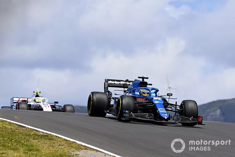Fernando Alonso, Alpine A521, Mick Schumacher, Haas VF-21