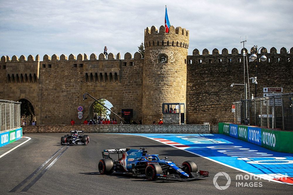 Fernando Alonso, Alpine A521, Yuki Tsunoda, AlphaTauri AT02