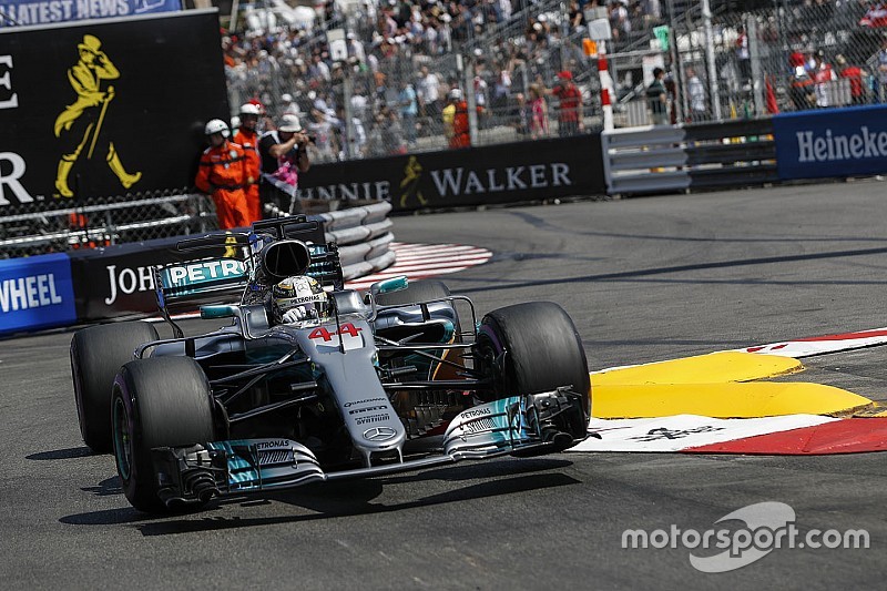 Hamilton déplore le comportement