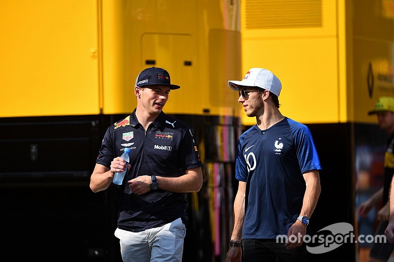 Havas gokartozással hangol az új szezonra Verstappen és Gasly