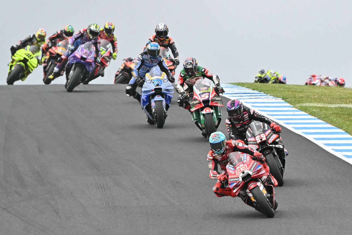 Marc Marquez wins Australian GP sprint and takes MotoGP points lead
