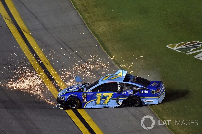 NASCAR Roundtable: Stenhouse's Daytona drama and the yellow line rule