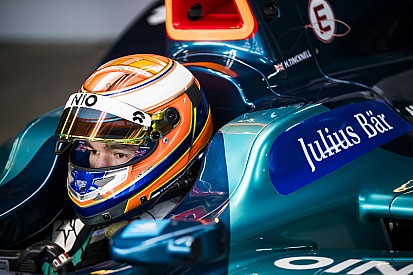NIO tunjuk Tincknell sebagai pembalap pengembang simulator