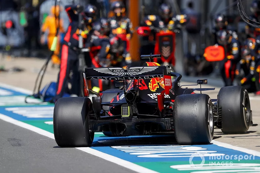 Max Verstappen, Red Bull Racing RB16, comes in for a pit stop
