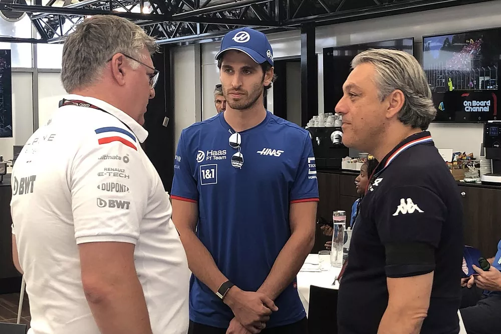 Antonio Giovinazzi, Haas, Otmar Szafnauer, Alpine, Luca de Meo, Alpine
