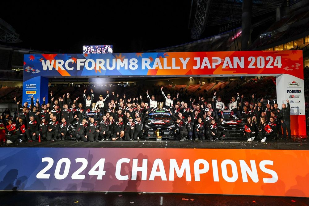 Teamchampion Sébastien Ogier, Vincent Landais, Toyota Gazoo Racing WRT Toyota GR Yaris Rally1, Elfyn Evans, Scott Martin, Toyota Gazoo Racing WRT Toyota GR Yaris Rally1, Takamoto Katsuta, Aaron Johnston, Toyota Gazoo Racing WRT Toyota GR Yaris Rally1