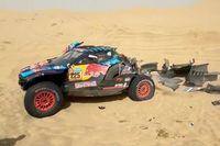 Sainz sufre un vuelco en la crucial etapa 48 horas del Dakar
