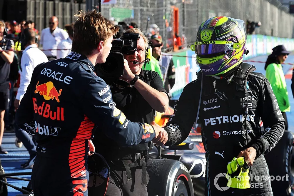 Max Verstappen, Red Bull Racing, 1st position, Lewis Hamilton, Mercedes-AMG, 2nd position, congratulate each other in Parc Ferme 