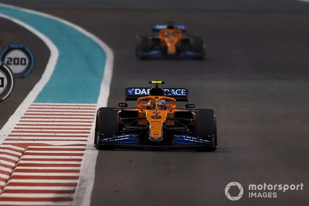 Lando Norris, McLaren MCL35, Carlos Sainz Jr., McLaren MCL35
