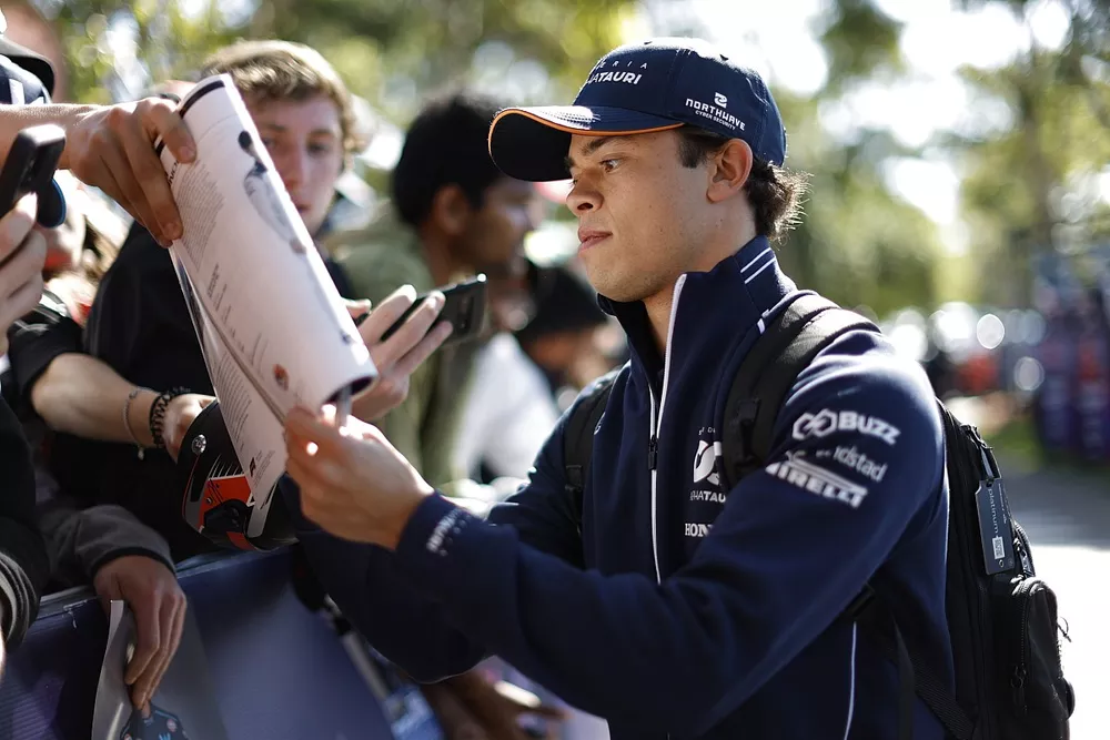 Nyck de Vries, Scuderia AlphaTauri con los aficionados