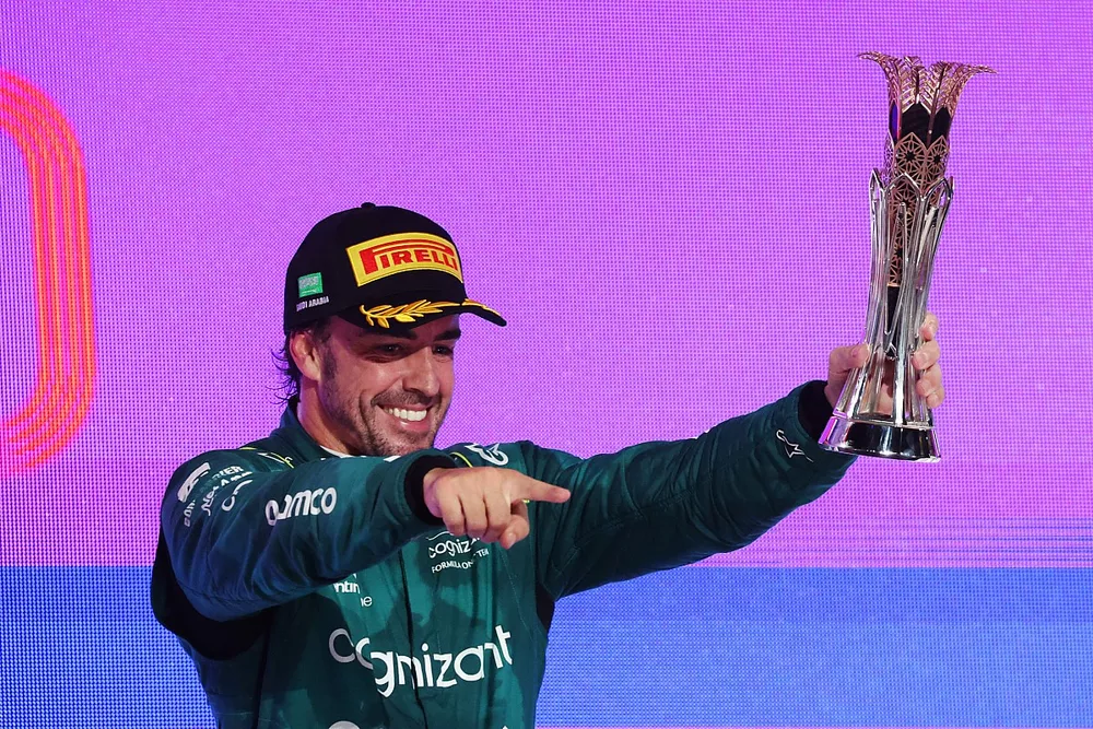 Podio: tercer lugar Fernando Alonso, Aston Martin F1 Team antes de ser sancionado 