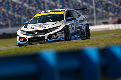 A Daytona è doppietta da brividi in TCR per le Civic della LA Honda World Racing