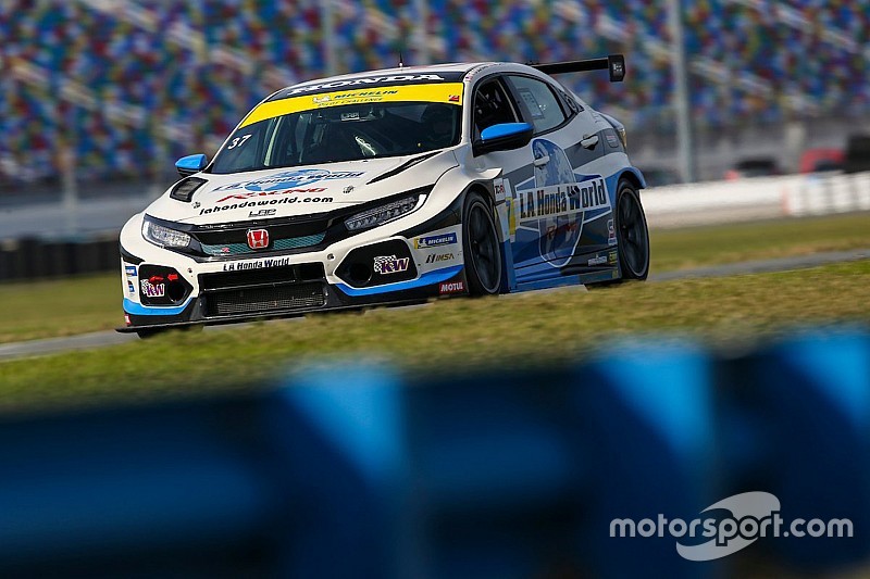 A Daytona è doppietta da brividi in TCR per le Civic della LA Honda World Racing