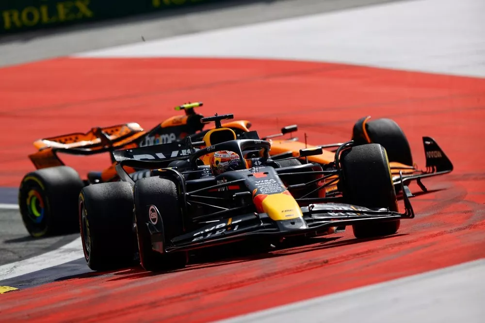 Max Verstappen, Red Bull Racing RB20, Lando Norris, McLaren MCL38