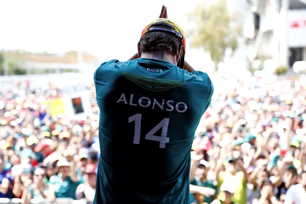 Fernando Alonso, Aston Martin F1 Team, Fans