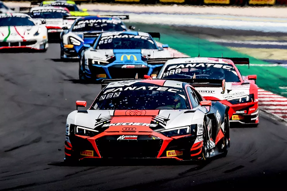 #32 Team WRT Audi R8 LMS evo II GT: Charles Weerts, Dries Vanthoor