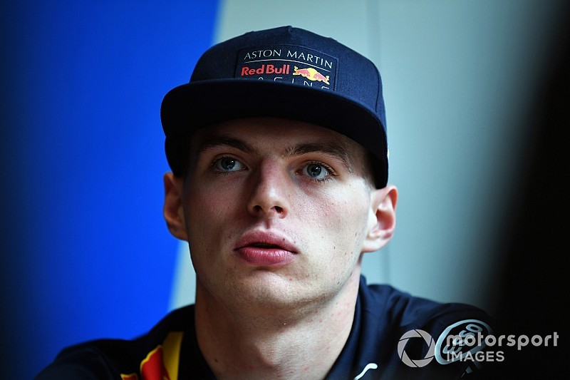Egy gamer Max Verstappen és Lando Norris ellen versenyezhetett (videó)