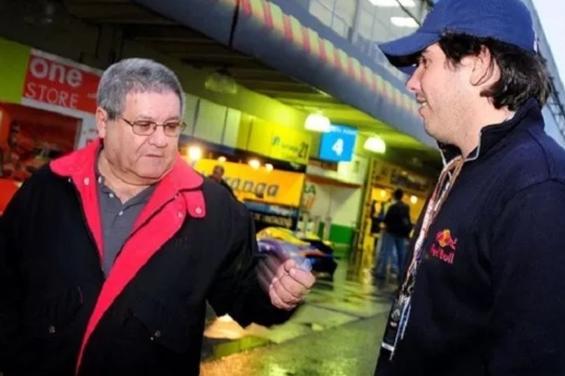 Ricardo Di Loreto e Cacá Bueno nos boxes da Stock Car, em 2014