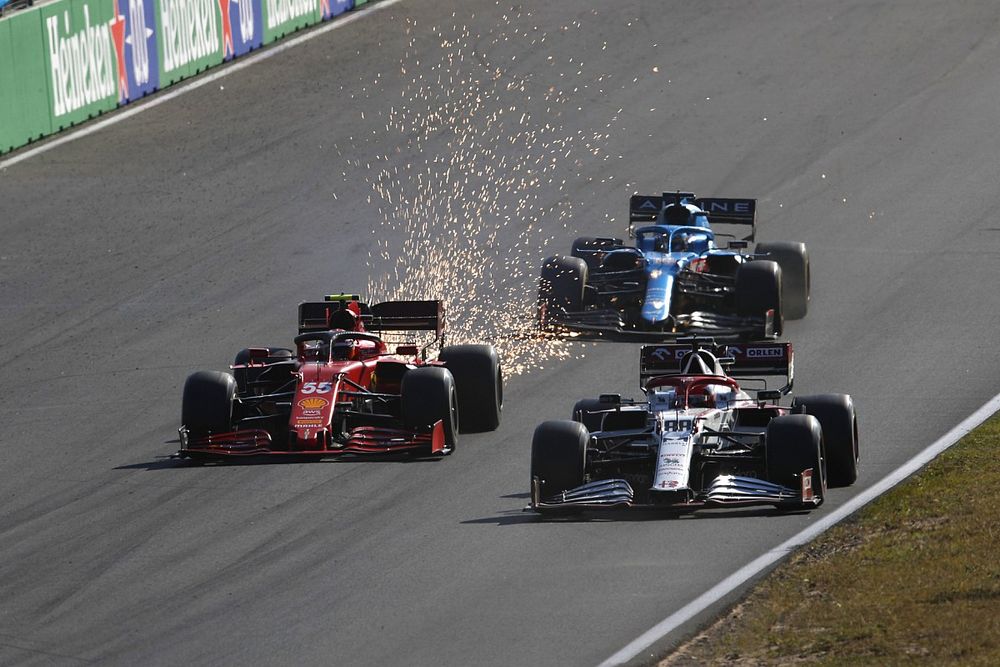 Robert Kubica, Alfa Romeo Racing C41, Carlos Sainz Jr., Ferrari SF21, and Fernando Alonso, Alpine A521