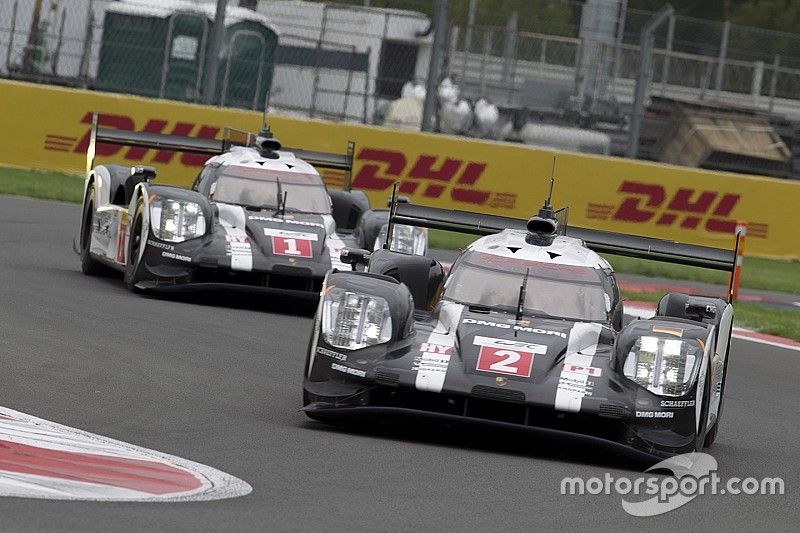 #2 Porsche Team Porsche 919 Hybrid: Romain Dumas, Neel Jani, Marc Lieb; #1 Porsche Team Porsche 919 