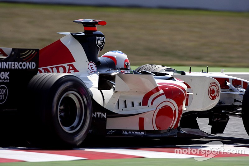 Az F1-es csapatok, amikor a „tűzzel játszottak” a dohányzásellenes törvény miatt