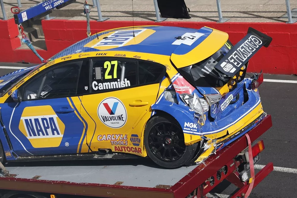 Crashed car of Dan Cammish, NAPA Racing UK Ford Focus ST  
