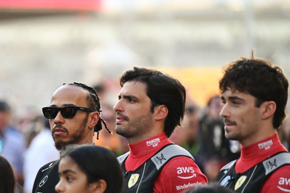 Liam Lawson, Visa Cash App RB F1 Team, Lewis Hamilton, Mercedes-AMG F1 Team, Carlos Sainz, Scuderia Ferrari, Charles Leclerc, Scuderia Ferrari, on the grid prior to the start