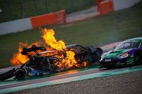 Vídeo: así quedó un Audi R8 LMS GT3 EVO II tras un accidente en Barcelona